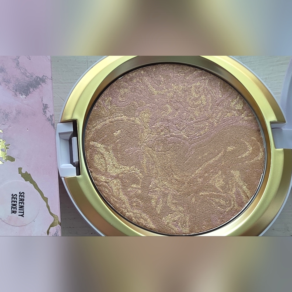 MAC Electric Wonder Iridescent Powder